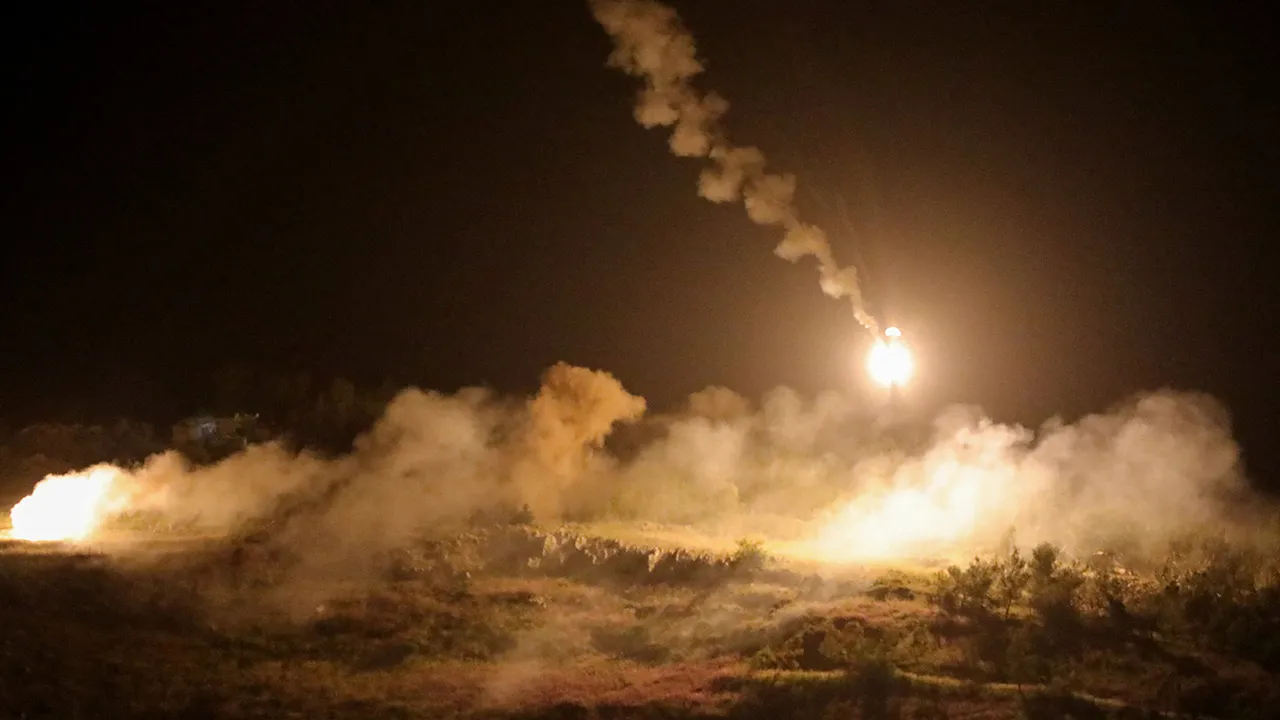 Flares are fired by Israeli forces in Arnoun as seen from Marjayoun, Lebanon May 14, 2026. REUTERS/Karamallah Daher