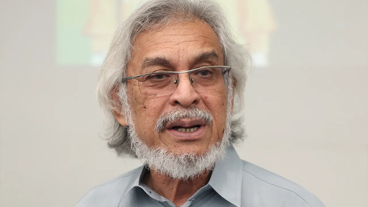 KOTA BHARU, 24 Julai -- Pengerusi Lembaga Kemajuan Pertanian Kemubu (KADA), Khalid Abdul Samad bercakap pada Program Tautan Tani Pertubuhan Peladang Kebangsaan (NAFAS) dan Lembaga Kemajuan Pertanian Kemubu (KADA) di Ibu Pejabat KADA Kelantan hari ini._BERNAMA