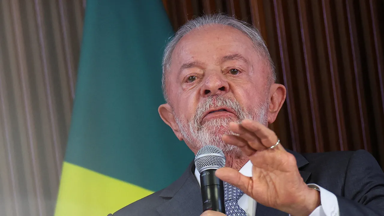 Brazil's President Luiz Inacio Lula da Silva speaks during a ministerial meeting after Trump administration proposed a new punitive tariff of 25% on many imports from Brazil, at the Planalto Palace in Brasilia, Brazil, June 3, 2026. REUTERS/Adriano Machado