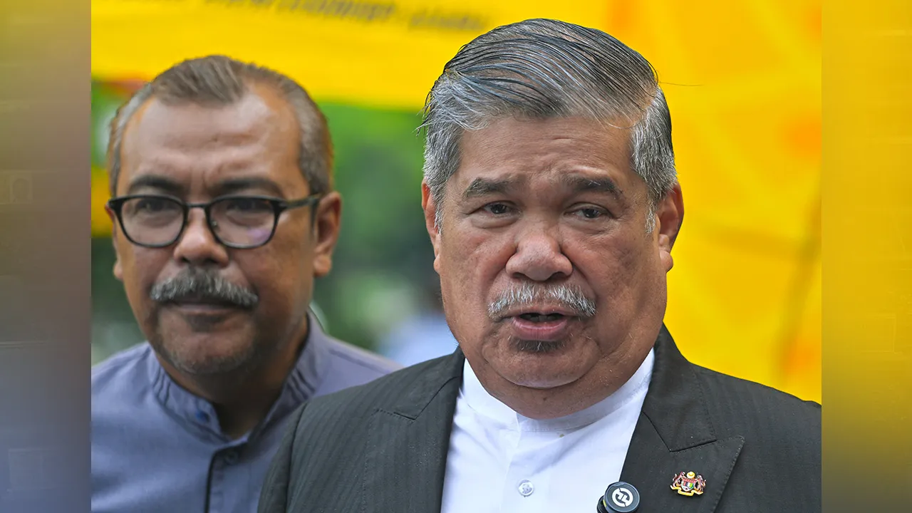KUALA LUMPUR, 24 Jun -- Menteri Pertanian dan Keterjaminan Makanan, Datuk Seri Mohamad Sabu ketika ditemui media pada Majlis Pelepasan Kontena Nanas Segar Eksport ke New Zealand di Menara Lembaga Pertubuhan Peladang (LPP), hari ini.   --fotoBERNAMA (2026) HAK CIPTA TERPELIHARA