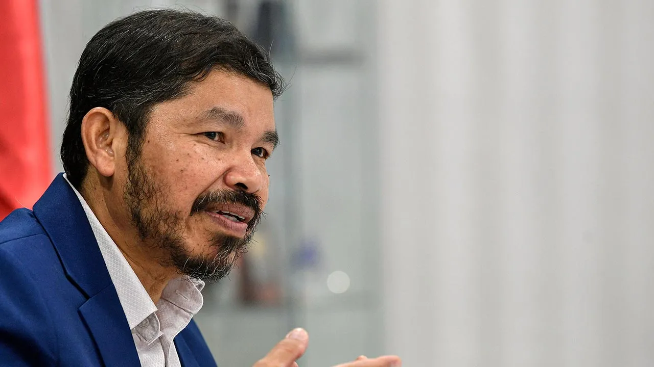 PUTRAJAYA, 1 Mei -- Ketua Perangkawan Malaysia Datuk Seri Dr Mohd Uzir Mahidin ketika ditemubual Bernama di Kompleks C semalam.  Aplikasi 'OpenDOSM NextGen', platform yang menyediakan katalog data dan visualisasi kepada pengguna untuk menganalisis pelbagai jenis data, yang dilancarkan Jabatan Perangkaan Malaysia (DOSM) pada 2023 membantu melonjakkan nama negara di persada antarabangsa dalam penilaian Inventori Data Terbuka (ODIN) 2024/25.  Mengatasi 198 negara dengan skor keseluruhan 90 serta skor keterbuka