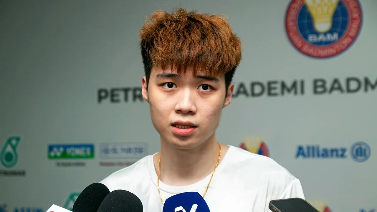 KUALA LUMPUR, 26 Jun -- Pemain perseorangan lelaki negara, Ng Tze Yong ditemui media selepas sesi latihan skuad badminton kebangsaan di Akademi Badminton Malaysia (ABM), Bukit Kiara hari ini.  -- fotoBERNAMA (2026) HAK CIPTA TERPELIHARA