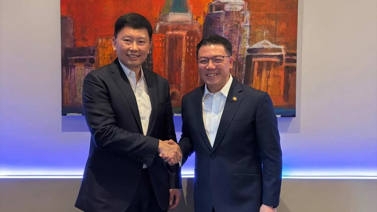 Malaysia and Singapore Strengthen Bilateral Ties in Sustainable Housing and Urban Development  SINGAPORE, 15 June —  Malaysia’s Minister of Housing and Local Government, YB Nga Kor Ming, held a bilateral meeting with Singapore’s Minister for National Development, Mr. Chee Hong Tat, to review regional progress and deepen bilateral ties in regards to sustainable urbanization.