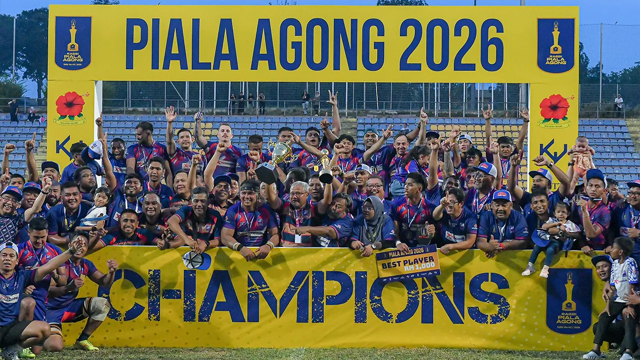 SHAH ALAM, 28 Jun -- Pasukan Ragbi Johor meraikan kejuaraaan selepas menewaskan pasukan Terengganu dalam perlawanan akhir Kejohanan Ragbi Piala Agong Edisi Ke-42 Tahun 2026 yang berlangsung di Stadium Universiti Teknologi MARA (UiTM) Shah Alam hari ini.  Keputusaan penuh perlawanan, Terengganu 26 - 34 Johor.  --fotoBERNAMA (2026) HAK CIPTA TERPELIHARA
