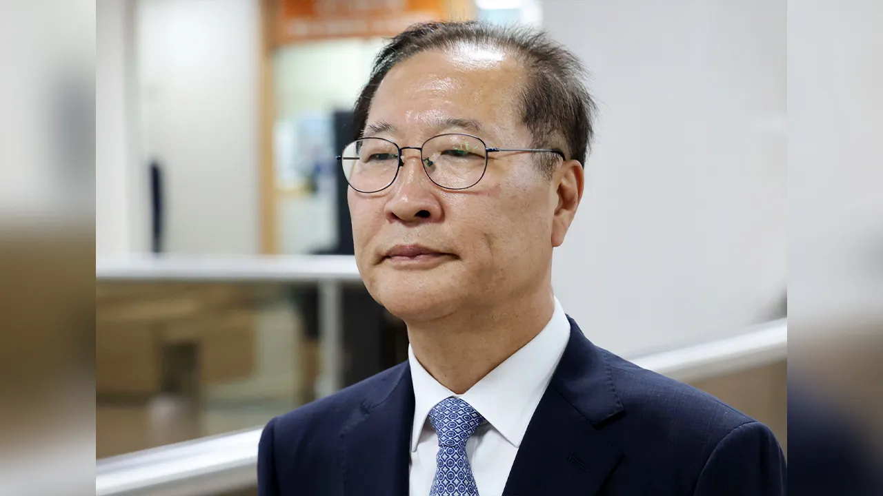Former South Korean Justice Minister Park Sung-jae arrives for his trial at the Seoul Central District Court in Seoul, South Korea, Monday, June 22, 2026. (Kim Ju-hyung/Yonhap via AP)