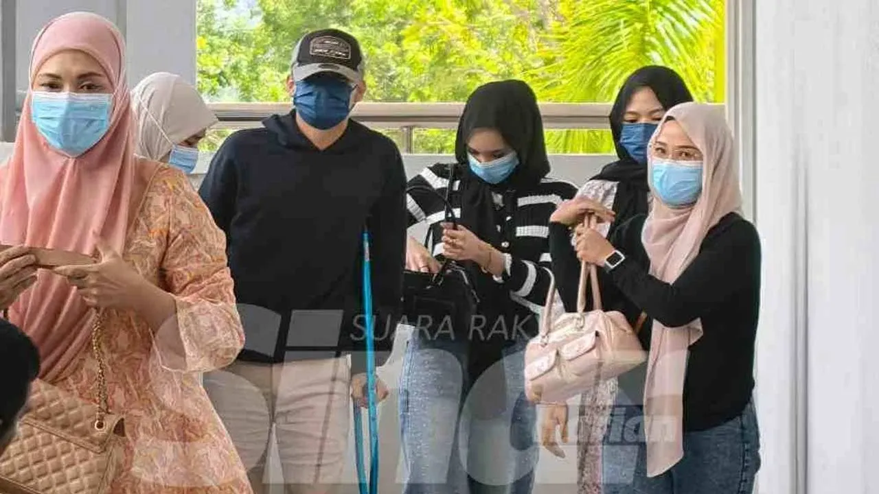 Selepas setahun tragedi tiga remaja maut dirempuh pemandu Honda Jazz bawah umur dalam kejadian di Senawang tahun lalu, Mahkamah Majistret di sini pada Rabu memerintahkan pesalah muda tersebut dihantar ke Sekolah Henry Gurney selama tempoh tiga tahun.
