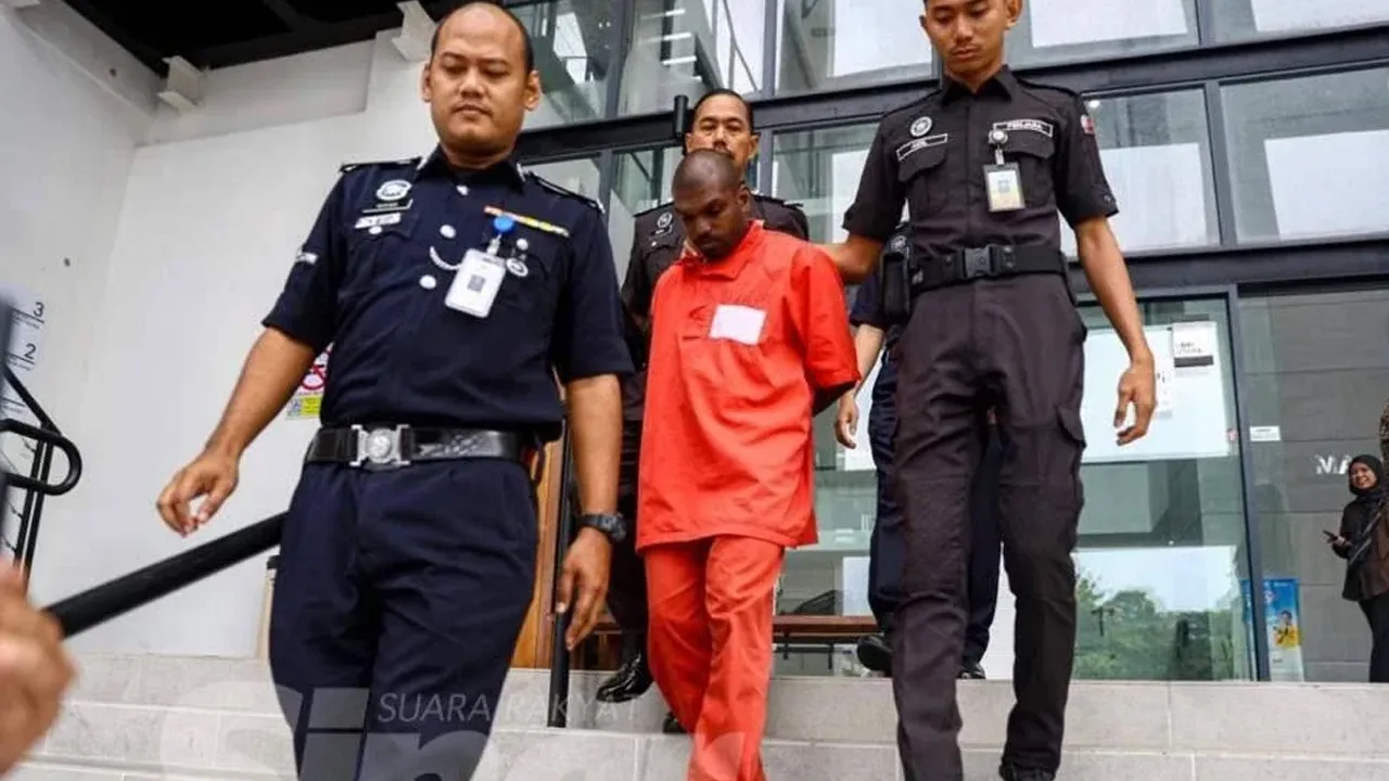 AMPANG – Perbuatan jijik seorang penjaga rumah kebajikan kanak-kanak melampias nafsu terhadap lima kanak-kanak lelaki berumur lapan hingga 13 tahun akhirnya menerima pembalasan, apabila Mahkamah Sesyen di sini pada Khamis, menjatuhinya hukuman penjara 36 tahun dan enam sebatan.