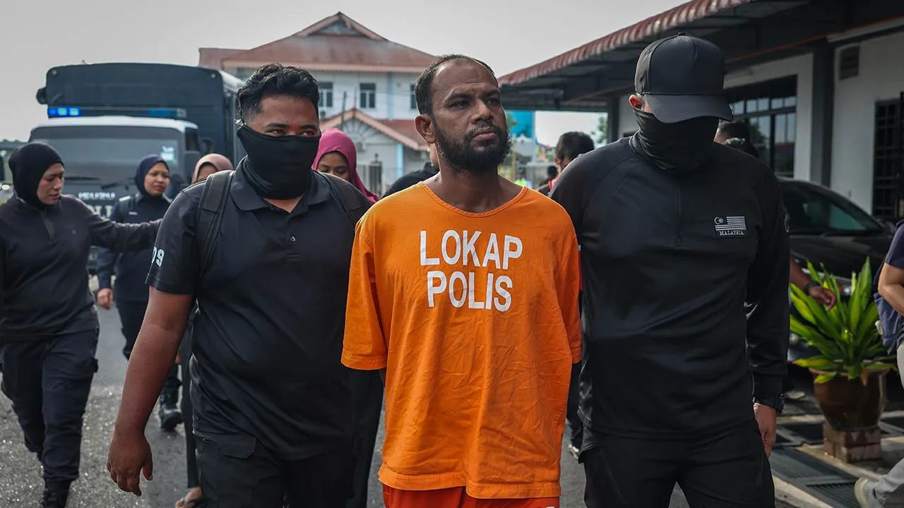 NIBONG TEBAL, 11 Jun -- Lelaki Rohingya Osman Bawdi Alom didakwa di Mahkamah Majistret Jawi di sini hari ini atas pertuduhan membunuh rakan senegaranya di sebuah kawasan perumahan, bulan lepas.