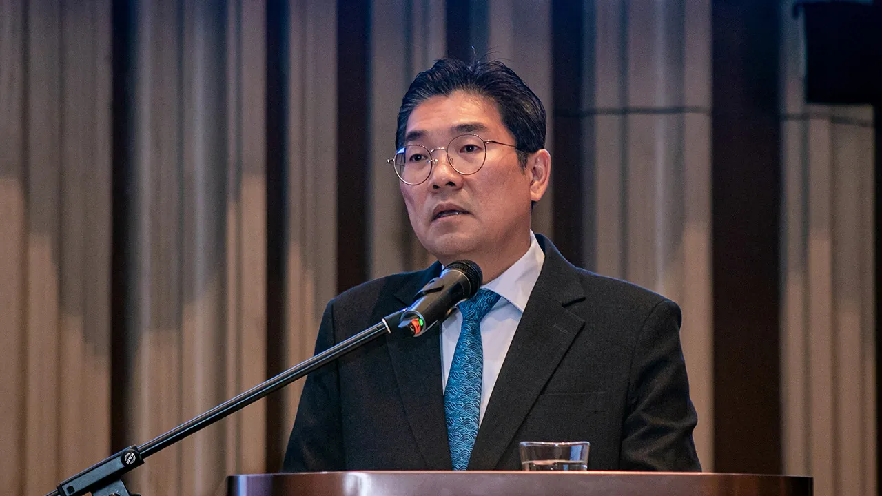 KUALA LUMPUR, June 18 -- Deputy Minister of Investment, Trade and Industry Sim Tze Tzin delivers his speech at the Malaysian International Chamber of Commerce and Industry (MICCI) Annual General Meeting Luncheon today.  -- fotoBERNAMA (2026) COPYRIGHT RESERVED