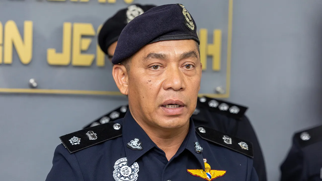 TANAH MERAH, 4 Jun -- Ketua Polis Daerah Tanah Merah Supt Mohd Haki Hasbullah ketika sidang media di Ibu Pejabat Polis Daerah (IPD) Tanah Merah, hari ini.  -- fotoBERNAMA (2023) HAK CIPTA TERPELIHARATANAH MERAH, 4 Jun -- Ketua Polis Daerah Tanah Merah Supt Mohd Haki Hasbullah ketika sidang media di Ibu Pejabat Polis Daerah (IPD) Tanah Merah, hari ini.  -- fotoBERNAMA (2023) HAK CIPTA TERPELIHARA