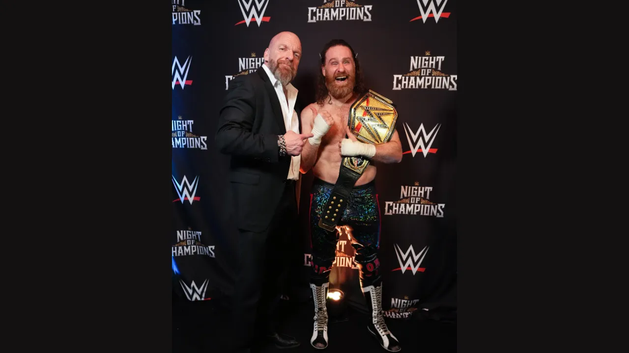 Insta @tripleh