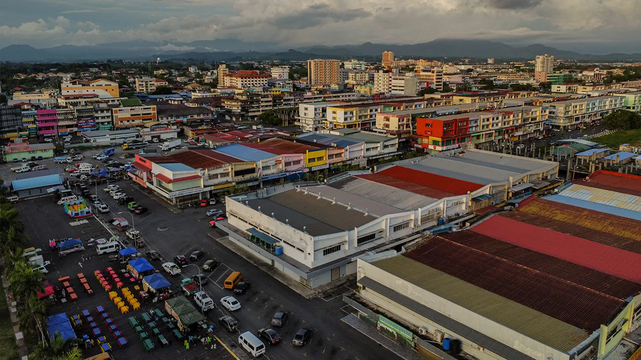 TAWAU, 28 Nov -- Pemandangan pusat bandar Tawau yang menempatkan kawasan komersial dan sektor ekonomi setempat._BERNAMA