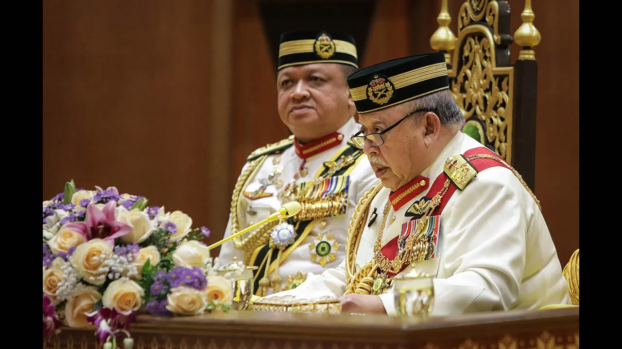 KANGAR, 3 Jun -- Raja Perlis Tuanku Syed Sirajuddin Putra Jamalullail berkenan menyampaikan titah Diraja pada Perasmian Penggal Persidangan Keempat Dewan Undangan Negeri (DUN) Perlis Ke-15 di Kompleks Seri Putra hari ini.