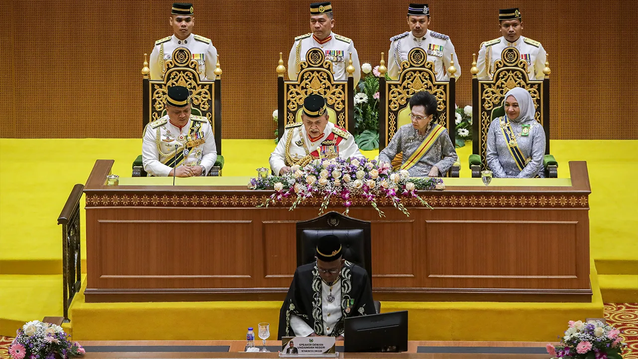 KANGAR, 3 Jun -- Raja Perlis Tuanku Syed Sirajuddin Putra Jamalullail berkenan menyampaikan titah Diraja pada Perasmian Penggal Persidangan Keempat Dewan Undangan Negeri (DUN) Perlis Ke-15 di Kompleks Seri Putra hari ini._BERNAMA