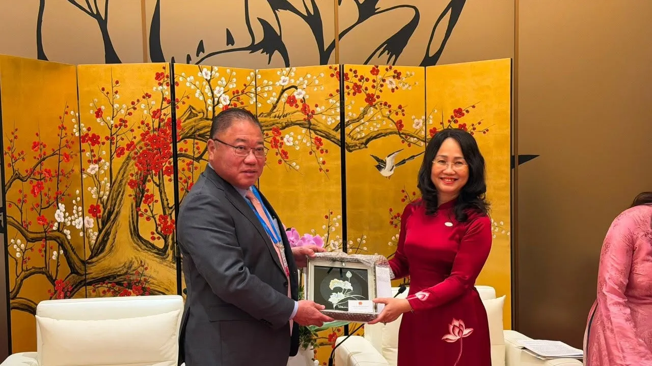 While attending the 13th Tourism Ministers' Meeting (TMM13) in Macao, I had the opportunity to meet with 🇻🇳Vietnam’s Minister of Culture, Sports and Tourism, H.E. Lam Thi Phuong Thanh, to exchange views on strengthening tourism cooperation between our two countries.