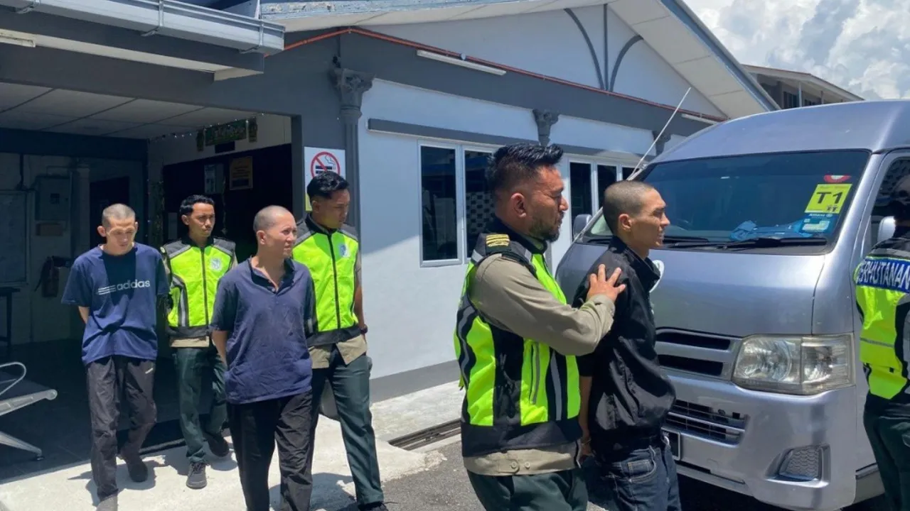 https://www.bernama.com/bm/jenayah_mahkamah/news.php?id=2570542#:~:text=IPOH%2C%2019%20Jun%20%28Bernama%29%20--%20Empat%20lelaki%20warga,Hutan%20Simpan%20Belum%2C%20Gerik%20tanpa%20permit%20bulan%20lepas