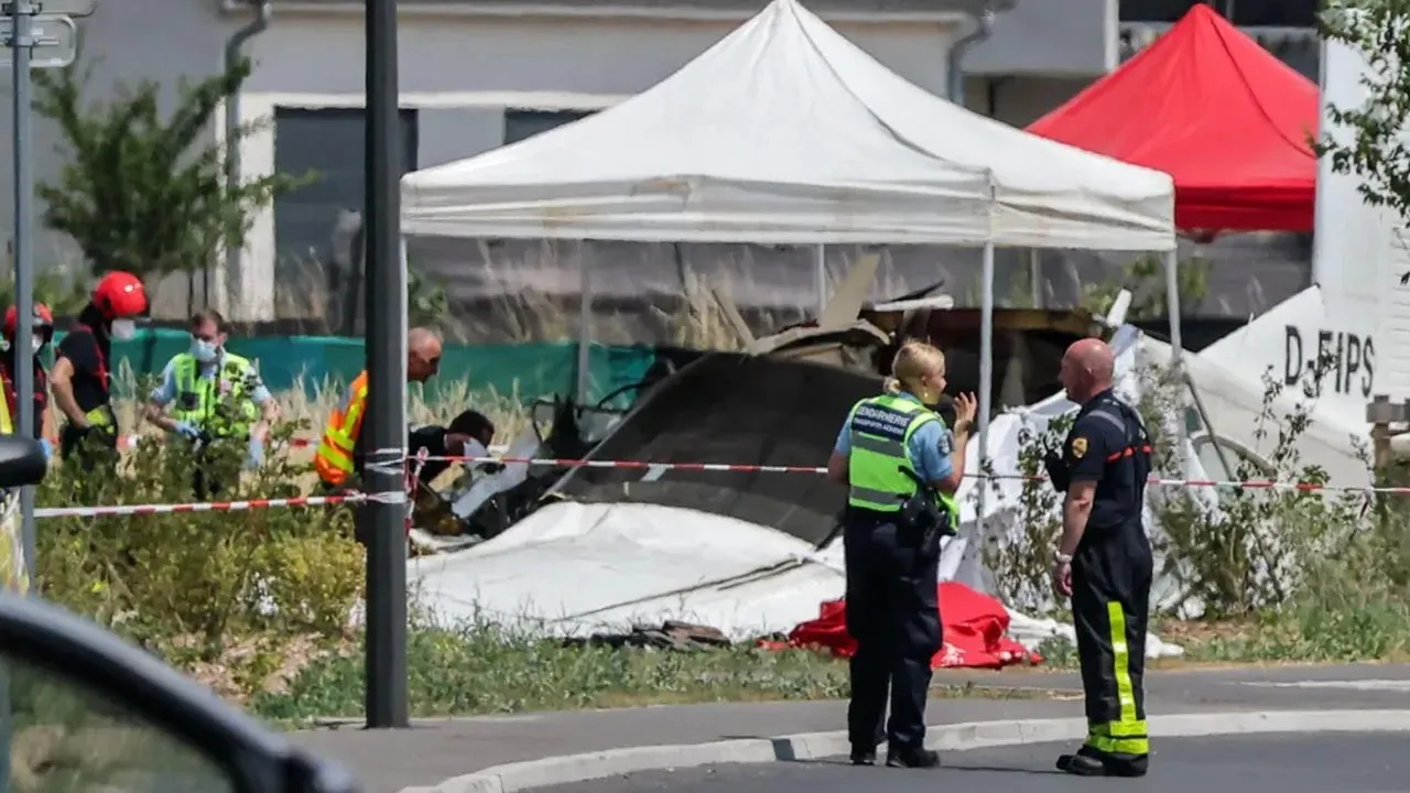 A pilot and ten skydivers died after a light aircraft crashed in Tomblaine, eastern France, on Sunday./ Reuters