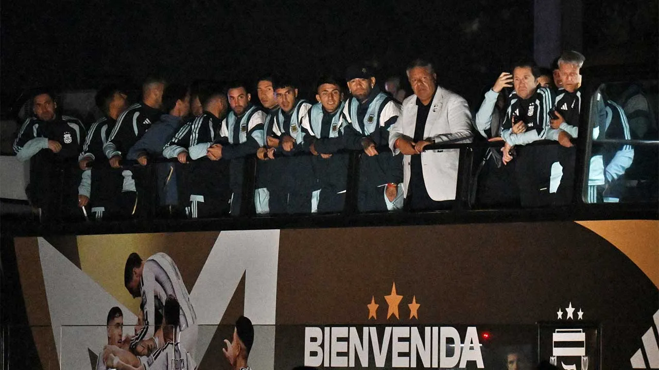 Soccer Football - FIFA World Cup 2026 - Argentina players arrive in Buenos Aires after the final - Buenos Aires, Argentina - July 20, 2026 Argentina Football Association President Claudio Tapia and players arrive at the Argentine Football Association (AFA) headquarters on the outskirts of Buenos Aires after losing the World Cup final REUTERS/Pedro Lazaro Fernandez