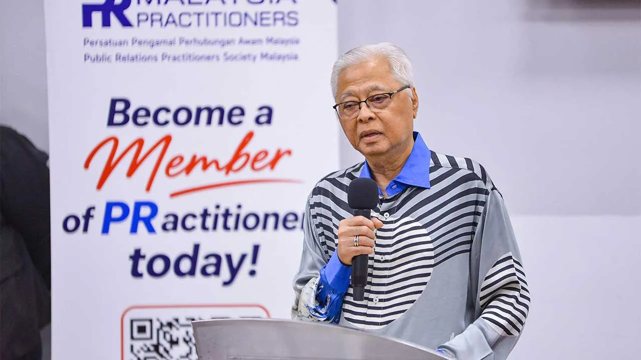 SUBANG JAYA, July 16 -- Malaysia's ninth prime minister Datuk Seri Ismail Sabri Yaakob delivers a speech during World PR Day 2026: The Golden Age of Strategic PR at the Taylor's University Lakeside Campus today.  -- fotoBERNAMA (2026) COPYRIGHT RESERVED