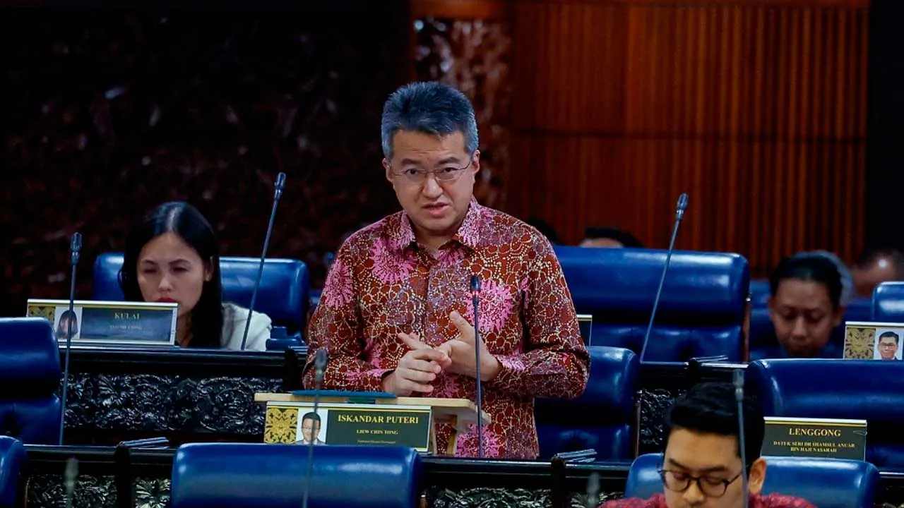 KUALA LUMPUR, 22 Jan -- Timbalan Menteri Kewangan Liew Chin Tong ketika sesi pertanyaan-pertanyaan dan jawab lisan pada Mesyuarat Pertama, Penggal Kelima Parlimen ke-15 Dewan Rakyat di Bangunan Parlimen hari ini.  -- fotoBERNAMA (2026) HAK CIPTA TERPELIHARA