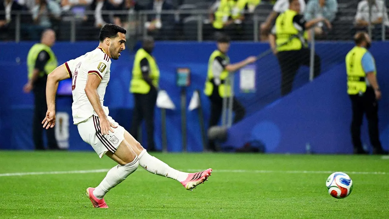 Soccer Football - FIFA World Cup 2026 - Round of 16 - Portugal v Spain - Dallas Stadium, Arlington, Texas, U.S. - July 6, 2026 Spain's Mikel Merino scores their first goal IMAGN IMAGES via Reuters/Jerome Miron TPX IMAGES OF THE DAY