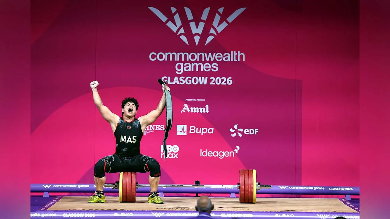 GLASGOW, July 29 -- National weightlifter Mohamad Syahmi Nor Ghazali in action in the men's 94kg category at the Glasgow 2026 Commonwealth Games held at the Scottish Event Campus (SEC) Armadillo today.  Syahmi clinched the gold medal with a combined lift of 347kg.  -- fotoBERNAMA (2026) COPYRIGHT RESERVED