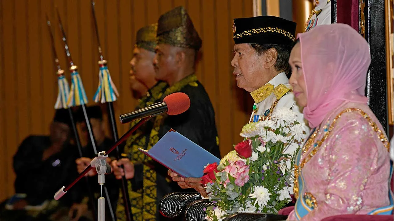 GEORGE TOWN, 11 Julai -- Yang Dipertua Negeri Tun Ramli Ngah Talib berucap pada Istiadat Penganugerahan Darjah Kebesaran Bintang dan Pingat Kehormatan Negeri Pulau Pinang Tahun 2026 sempena Hari Ulang Tahun Ke-85 hari ini.  Turut hadir Toh Puan Noora Ashikin Raja Abdullah.  --fotoBERNAMA (2026) HAK CIPTA TERPELIHARA