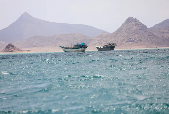 Boats float near the coast of Bab el-Mandeb, Yemen April 2, 2026. REUTERS/File Photo