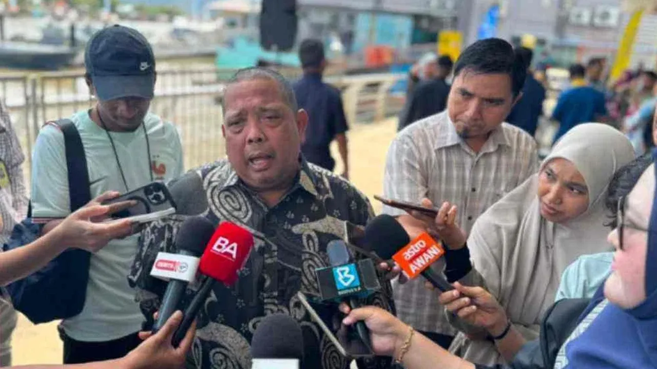 Menteri Besar Perlis, Abu Bakar Hamzah melepaskan jawatan sebagai Ahli Majlis Pimpinan Tertinggi (MPT) Bersatu. SINAR HARIAN