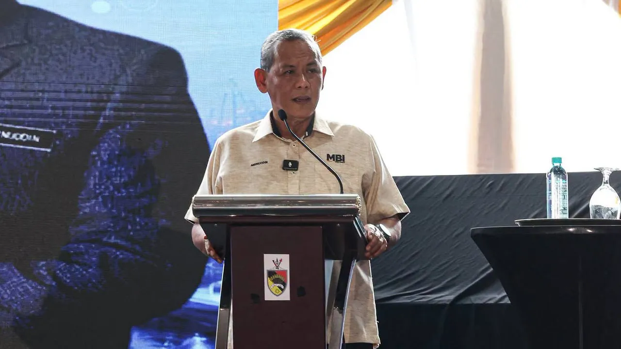 Menghadiri Majlis Perasmian Pecah Tanah Projek Pembangunan Midport Smart AI Container Port di Mukim Pasir Panjang, Port Dickson yang telah disempurnakan oleh YAB Dato' Seri Anwar Ibrahim, Perdana Menteri Malaysia.