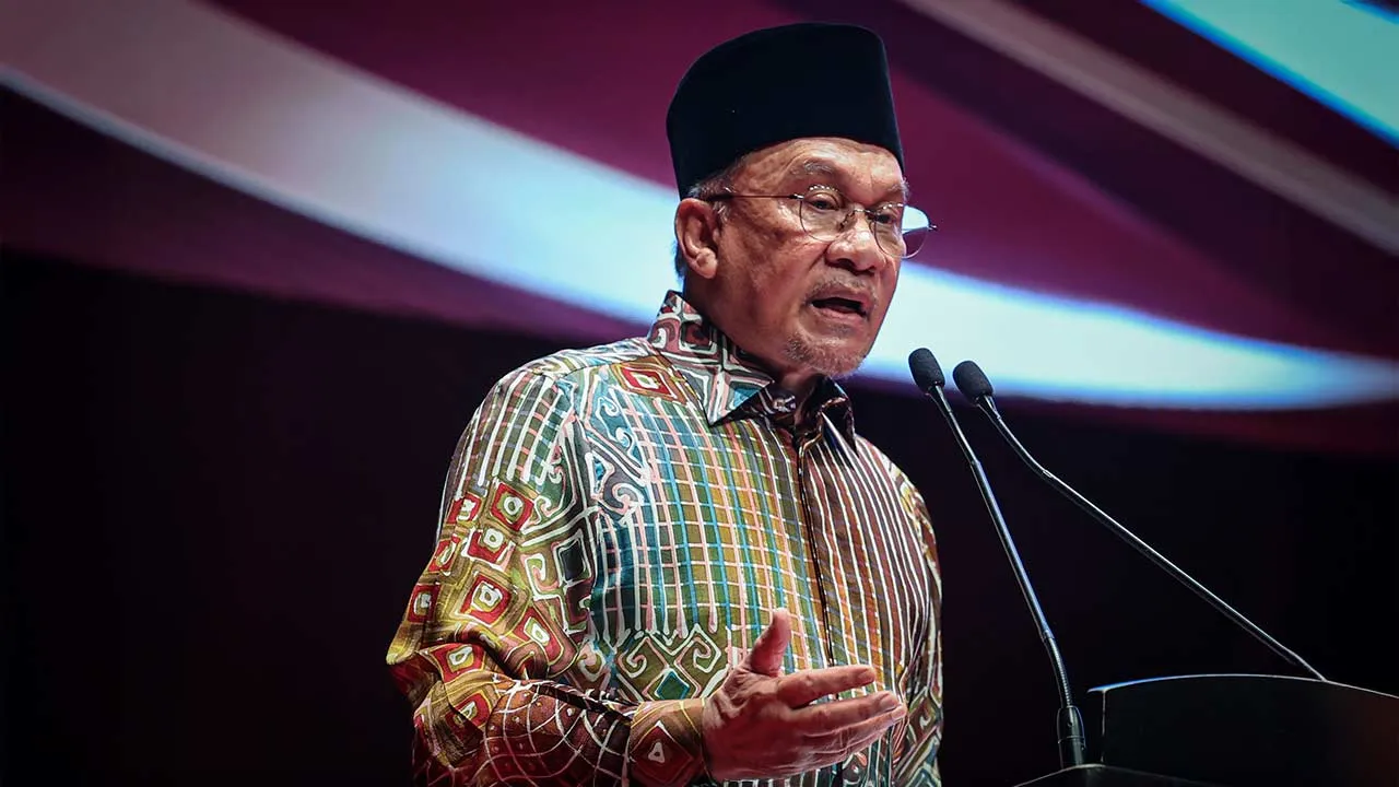 KUALA LUMPUR, 27 Julai -- Perdana Menteri Datuk Seri Anwar Ibrahim berucap pada Majlis Perasmian Penutup Konvensyen Wakaf Dakwah Antarabangsa 2026 di Kuala Lumpur Convention Centre (KLCC), di sini, hari ini.  --fotoBERNAMA (2026) HAK CIPTA TERPELIHARA