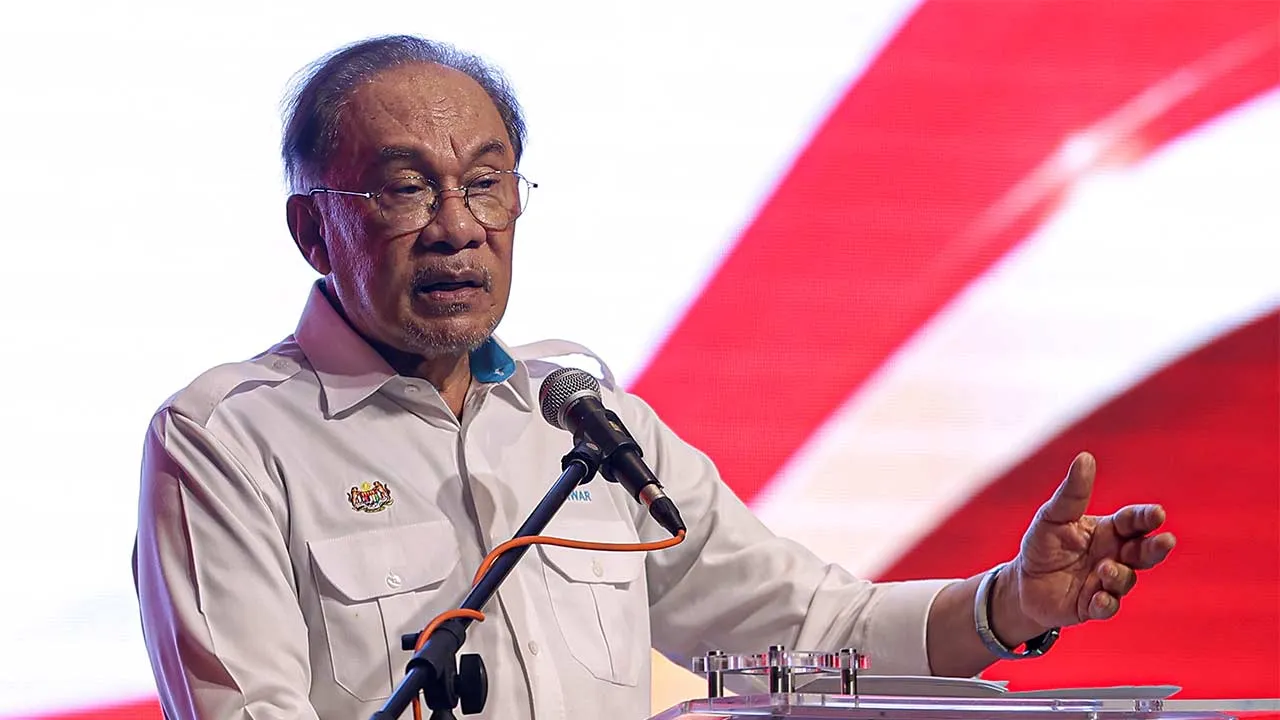 PORT DICKSON, 27 Julai -- Perdana Menteri Datuk Seri Anwar Ibrahim berucap pada Majlis Ramah Mesra Pemimpin Jawatankuasa Pembangunan dan Keselamatan Kampung Negeri Sembilan di Lukut hari ini.  -- fotoBERNAMA (2026) HAK CIPTA TERPELIHARA