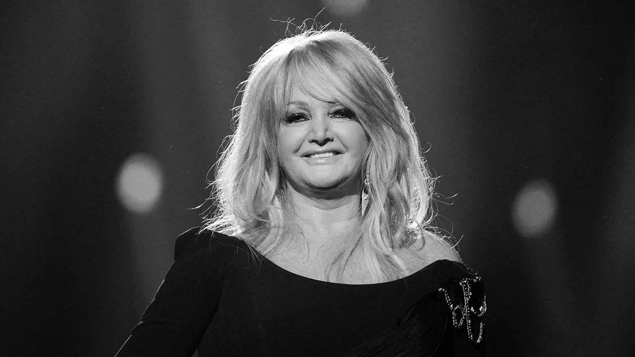 FILE PHOTO: Bonnie Tyler of Britain performs the song "Believe in Me" during the final of the 2013 Eurovision Song Contest at the Malmo Opera Hall in Malmo May 18, 2013. REUTERS/Jessica Gow/Scanpix Sweden SWEDEN OUT. NO COMMERCIAL OR EDITORIAL SALES IN SWEDEN. ATTENTION EDITORS - THIS IMAGE WAS PROVIDED BY A THIRD PARTY. FOR EDITORIAL USE ONLY. NOT FOR SALE FOR MARKETING OR ADVERTISING CAMPAIGNS. THIS PICTURE IS DISTRIBUTED EXACTLY AS RECEIVED BY REUTERS, AS A SERVICE TO CLIENTS. NO COMMERCIAL SALES/File Ph