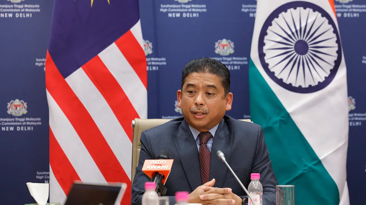 NEW DELHI, 13 Mei -- Pesuruhjaya Tinggi Malaysia ke India Datuk Muzafar Shah Mustafa pada sidang media mengenai lawatan kerja Menteri Luar Datuk Seri Mohamad Hasan bagi menghadiri Mesyuarat Menteri-Menteri Luar BRICS pada 14 dan 15 Mei di sini.  -- fotoBERNAMA (2026) HAK CIPTA TERPELIHARA   NEW DELHI, May 13 -- Malaysian High Commissioner to India Datuk Muzafar Shah Mustafa during a press conference on the working visit of Foreign Minister Datuk Seri Mohamad Hasan to attend the BRICS Foreign Ministers’ Meet