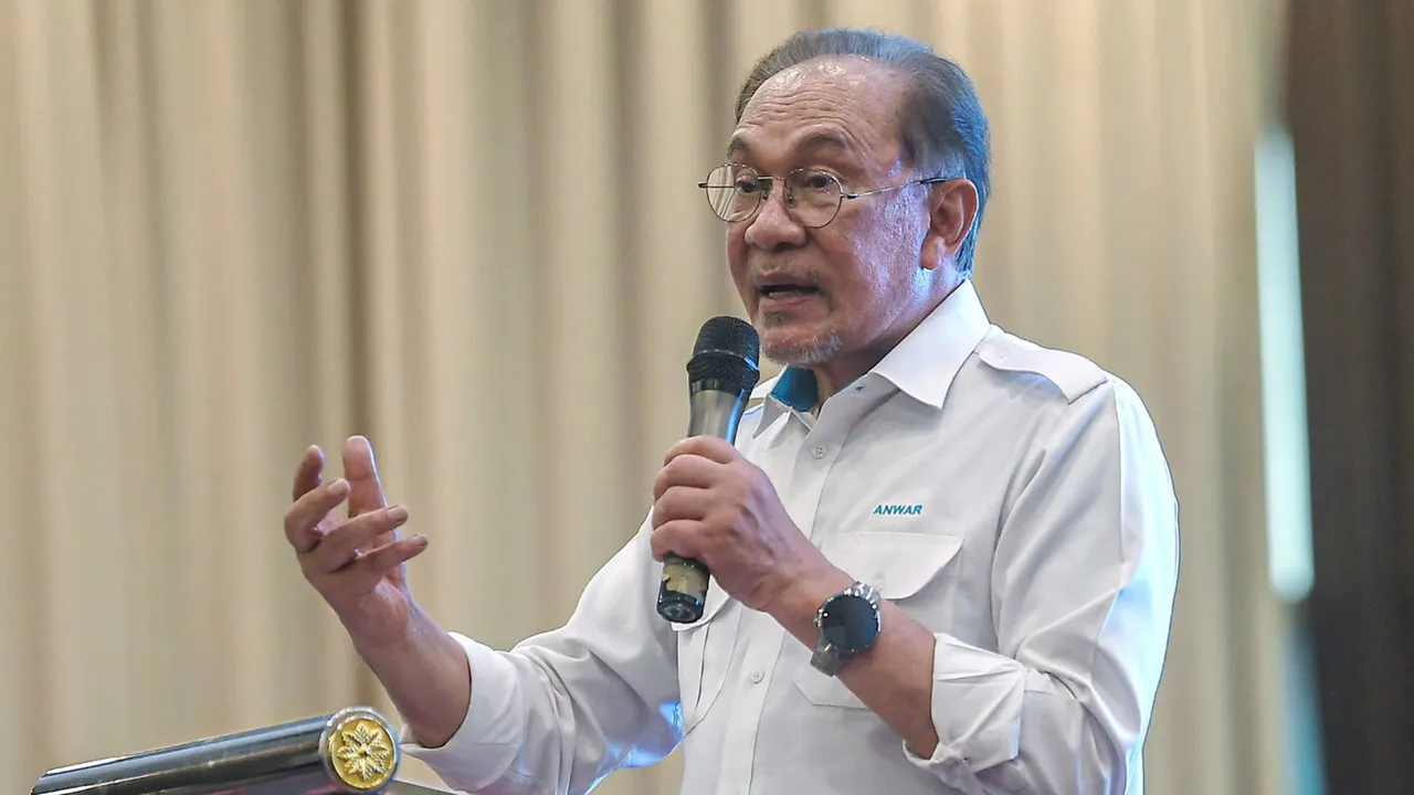 JOHOR BAHRU, 4 Julai -- Perdana Menteri Datuk Seri Anwar Ibrahim menyampaikan ucapan pada Majlis Hi-Tea Pemimpin Kristian Johor bersama Perdana Menteri hari ini.  --fotoBERNAMA (2026) HAK CIPTA TERPELIHARA