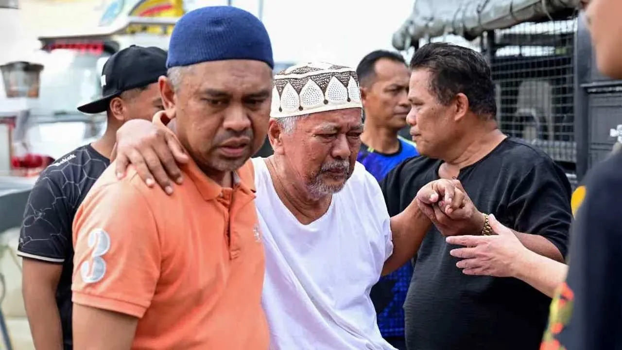 Din Zakaria, Sinar