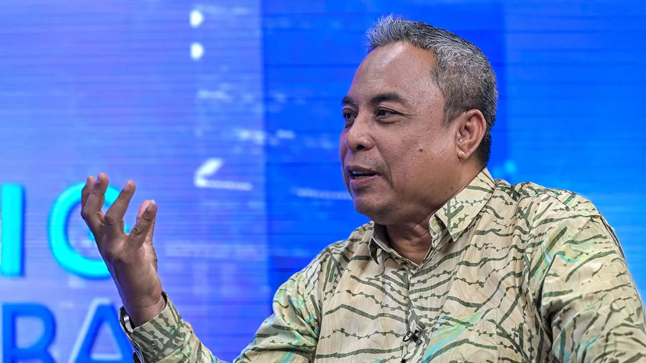 KUALA LUMPUR, 1 Julai -- Ketua Pengarah Jabatan Penerangan, Erwin Khairul Ahmad (kanan) ketika program Ruang Bicara Bernama yang dihoskan oleh Ally Iskandar di Wisma Bernama hari ini.   --fotoBERNAMA (2026) HAK CIPTA TERPELIHARA