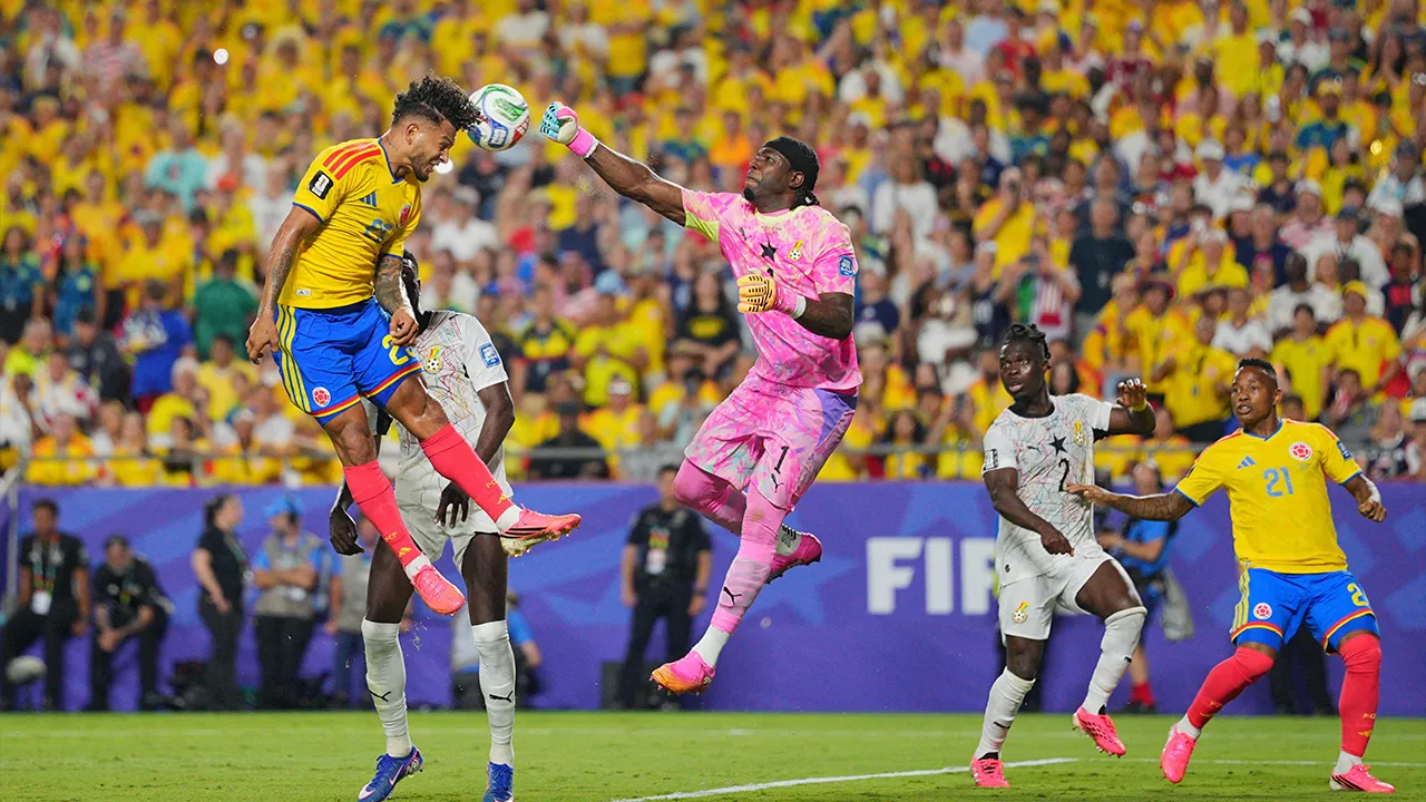 Soccer Football - FIFA World Cup 2026 - Round of 32 - Colombia v Ghana - Kansas City Stadium, Kansas City, Missouri, U.S. - July 3, 2026 Ghana's Lawrence Ati Zigi in action with Colombia's Luis Suarez IMAGN IMAGES via Reuters/Jay Biggerstaff 