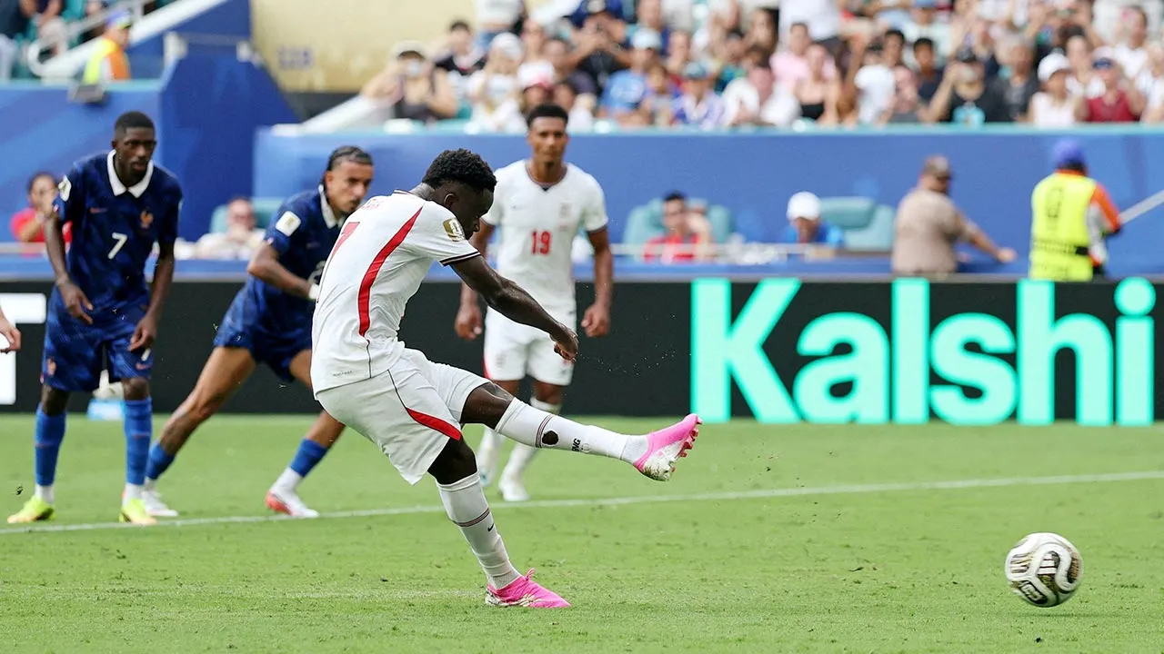 Soccer Football - FIFA World Cup 2026 - Bronze Final - France v England - Miami Stadium, Miami Gardens, Florida, U.S. - July 18, 2026 England's Bukayo Saka scores their fifth goal from the penalty spot to complete a hat-trick REUTERS/Paul Childs