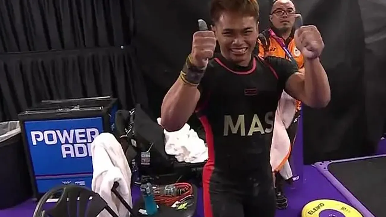 Jaguh angkat berat negara, Mohamad Aniq Kasdan, sekali lagi mengharumkan nama Malaysia apabila berjaya mempertahankan pingat emas acara 60 kilogram (kg) pada Sukan Komanwel 2026 di Glasgow.