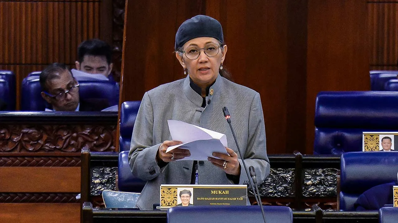 KUALA LUMPUR, 8 Julai -- Timbalan Menteri Ekonomi Datuk Hanifah Hajar Taib menjawab soalan pada Mesyuarat Kedua, Penggal Kelima, Parlimen ke-15 Dewan Rakyat di Bangunan Parlimen hari ini.  --fotoBERNAMA (2026) HAK CIPTA TERPELIHARA