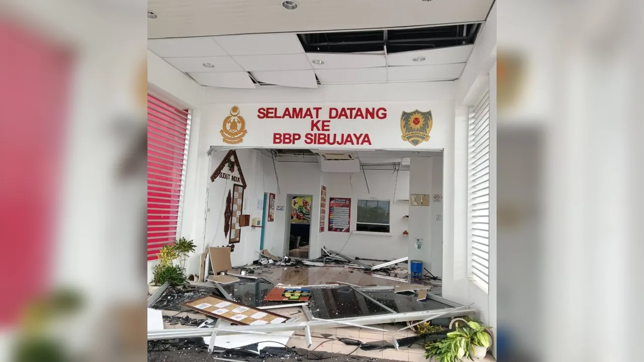 RIBUT DAN HUJAN LEBAT ROSAKKAN SEBAHAGIAN STRUKTUR BBP SIBU JAYA_JBPM Sarawak