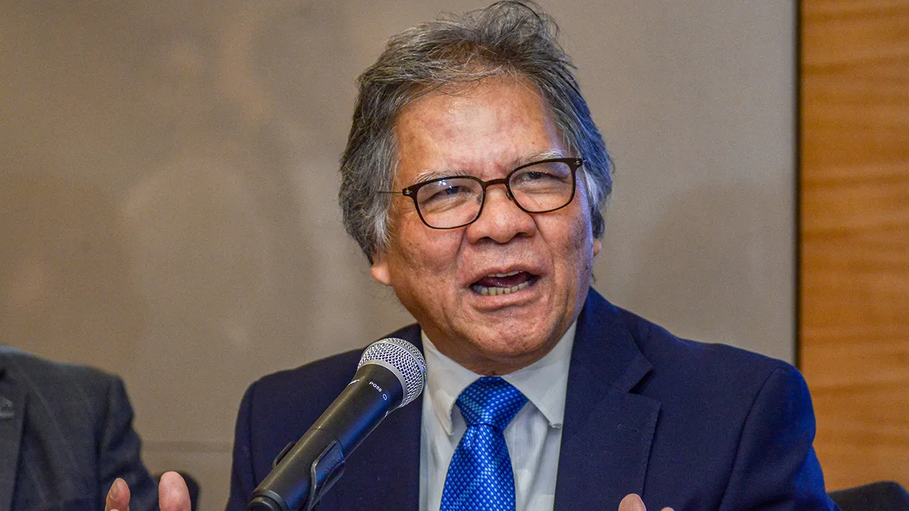 PETALING JAYA, March 26 -- Co-Chairman of Sunway Group, Datuk Seri Idris Jala, speaks at a press conference on Sunway’s proposed acquisition of IJM Corporation Bhd, citing the attractive premium, funding strength and track record of returns, at Sunway Resort Hotel today._BERNAMA