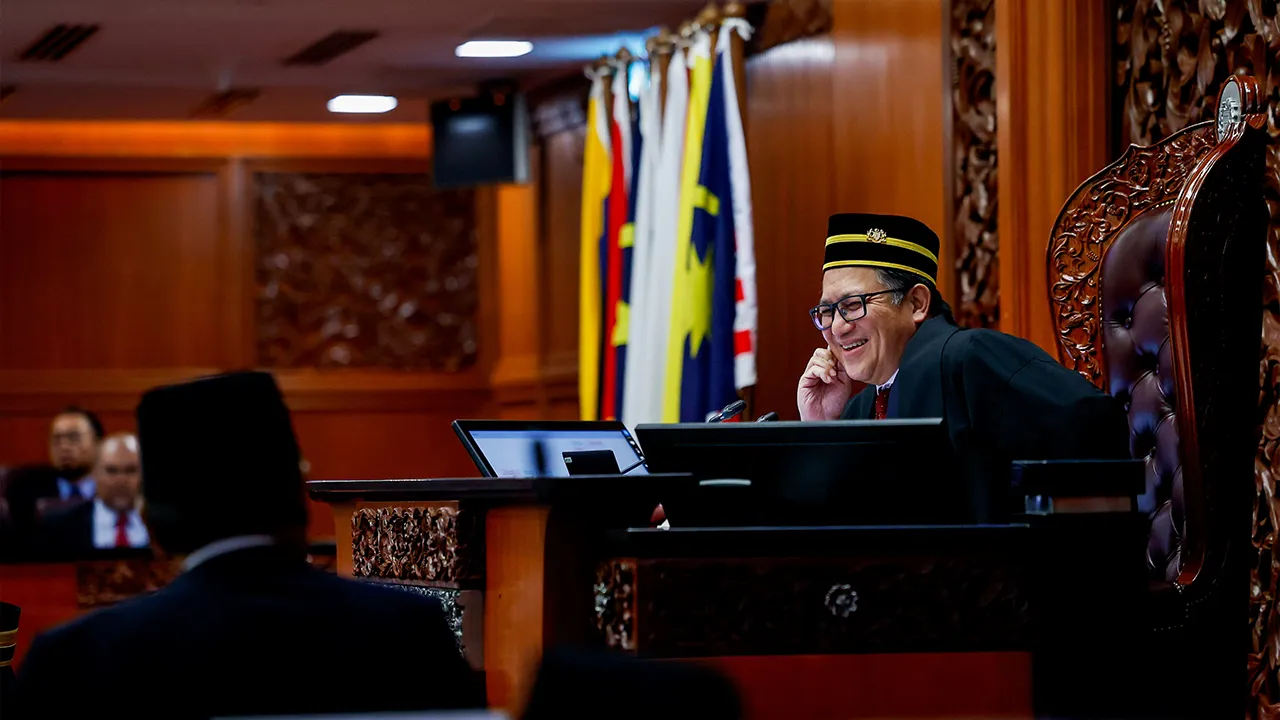 KUALA LUMPUR, 12 Mac -- Timbalan Yang Dipertua Dewan Negara, Datuk Nur Jazlan Mohamed pada sesi pertanyaan-pertanyaan bagi jawab lisan ketika Mesyuarat Pertama Penggal Keempat Parlimen ke-15 di Dewan Negara hari ini._BERNAMA