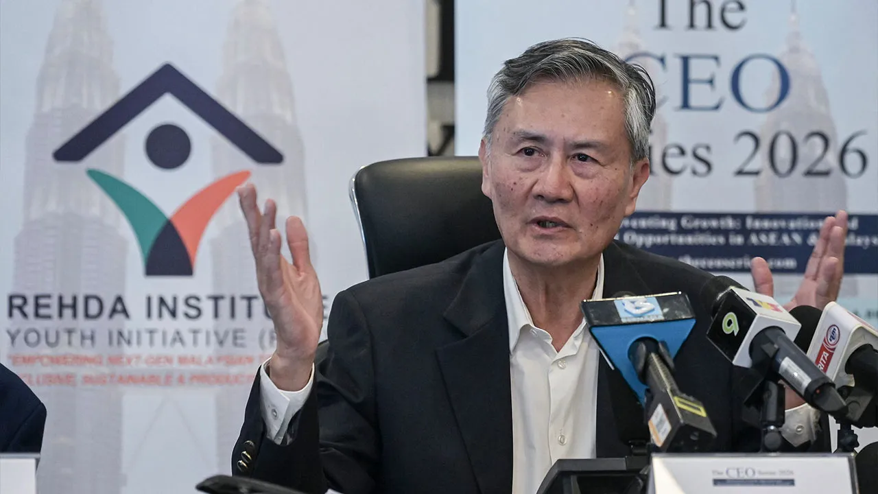 PETALING JAYA, Jan 6 -- REHDA Institute chairman Datuk Jeffrey Ng Tiong Lip speaks at the pre-launch press conference of the CEO Series 2026 at the REHDA Institute today.  --fotoBERNAMA (2026) COPYRIGHT RESERVED