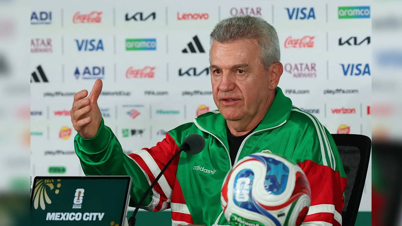 Soccer Football - FIFA World Cup 2026 - Mexico Press Conference - Estadio Azteca, Mexico City, Mexico - June 29, 2026 Mexico coach Javier Aguirre during the press conference REUTERS/Henry Romero