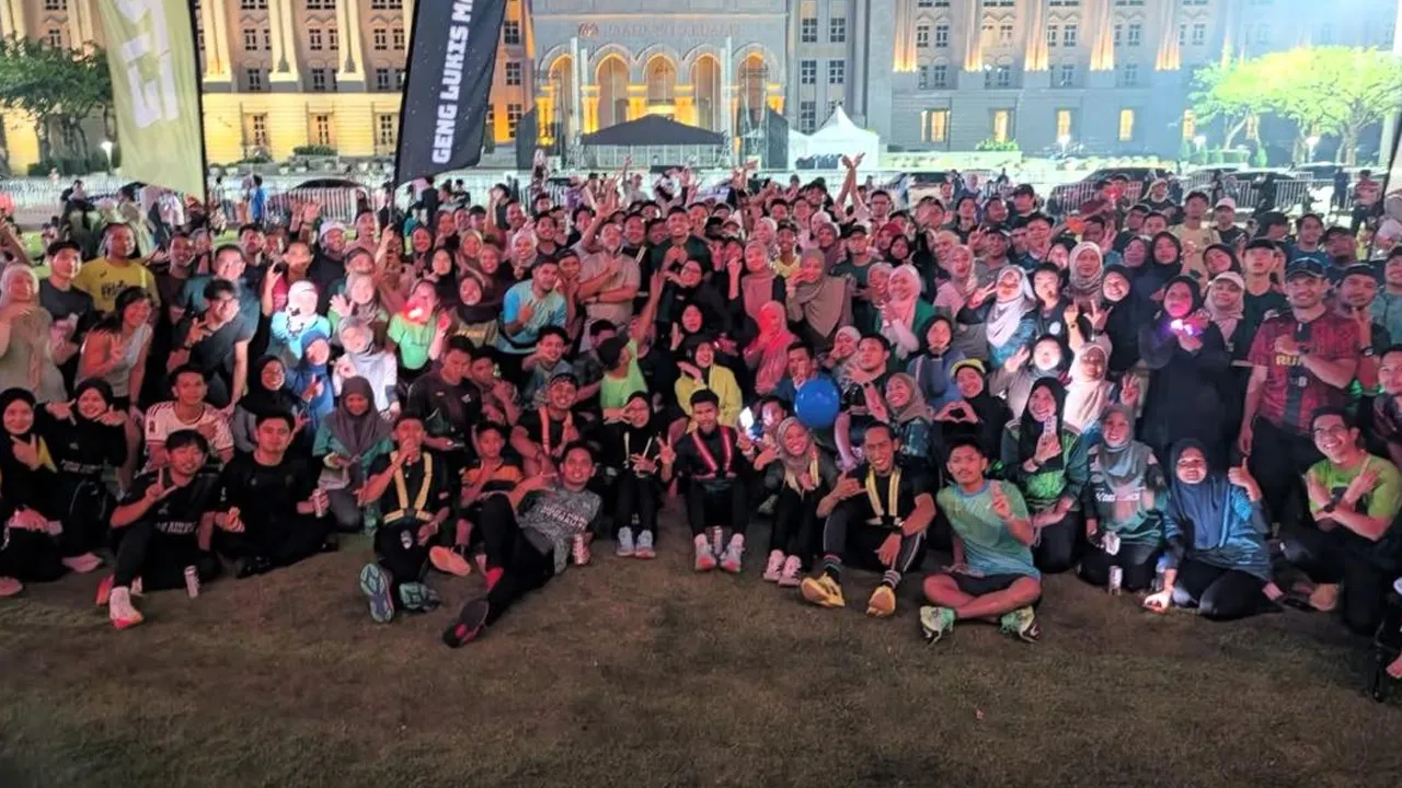 Larian malam KM ERA sejauh 5km berjaya menarik hampir 1,200 peserta daripada pelbagai lapisan umur, di Dataran Putrajaya, 8 Julai 2026. - Foto ERA