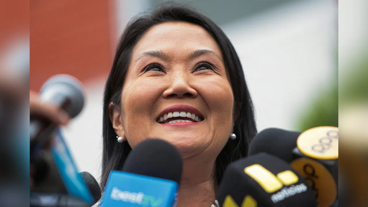 FILE PHOTO: Peru's presidential candidate Keiko Fujimori holds a press conference at her party's headquarters as the electoral board reviews contested ballots from the June 7 runoff election between her and candidate Roberto Sanchez, in Lima, Peru, June 19, 2026. REUTERS/Stifs Paucca/File Photo