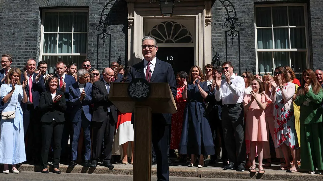 British Prime Minister Keir Starmer delivers a statement outside 10 Downing Street before resigning and transferring power to new Labour Party leader Andy Burnham, in London, Britain, July 20, 2026. REUTERS/Isabel Infantes