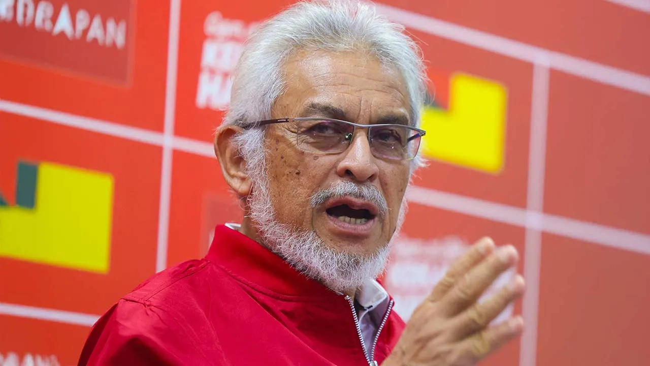 SEREMBAN, 23 Julai -- Pengarah Komunikasi Amanah Khalid Abdul Samad ketika Sidang Media Khas Pakatan Harapan sempena Pilihan Raya Negeri (PRN) Negeri Sembilan, hari ini.  --fotoBERNAMA (2026) HAK CIPTA TERPELIHARA